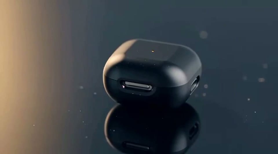 Case turning on a dark table