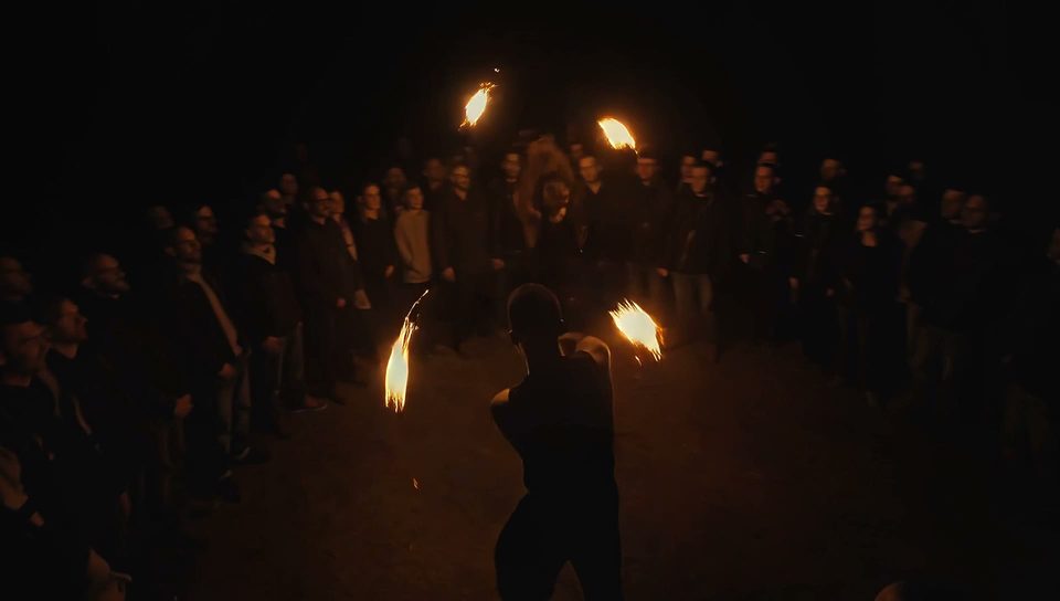 Fire dance in the round