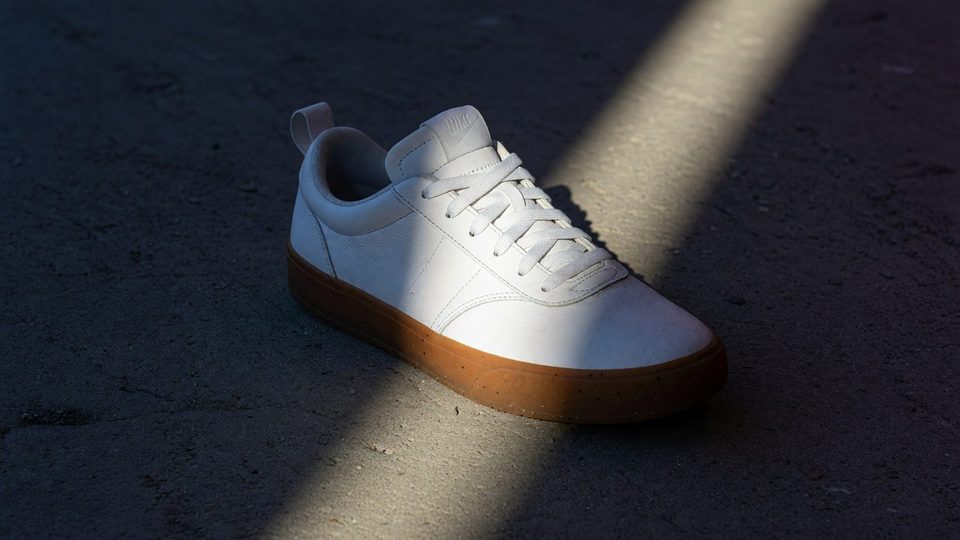 Sneaker in one shaft