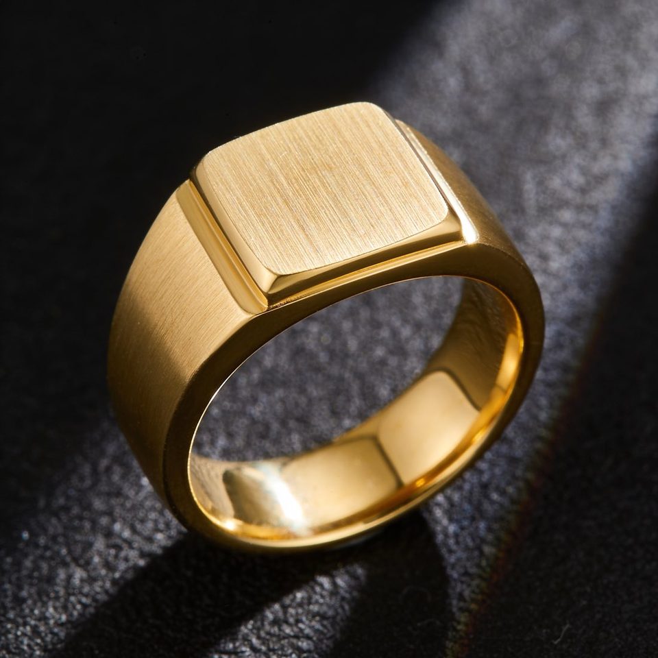 Tool marks in gold
